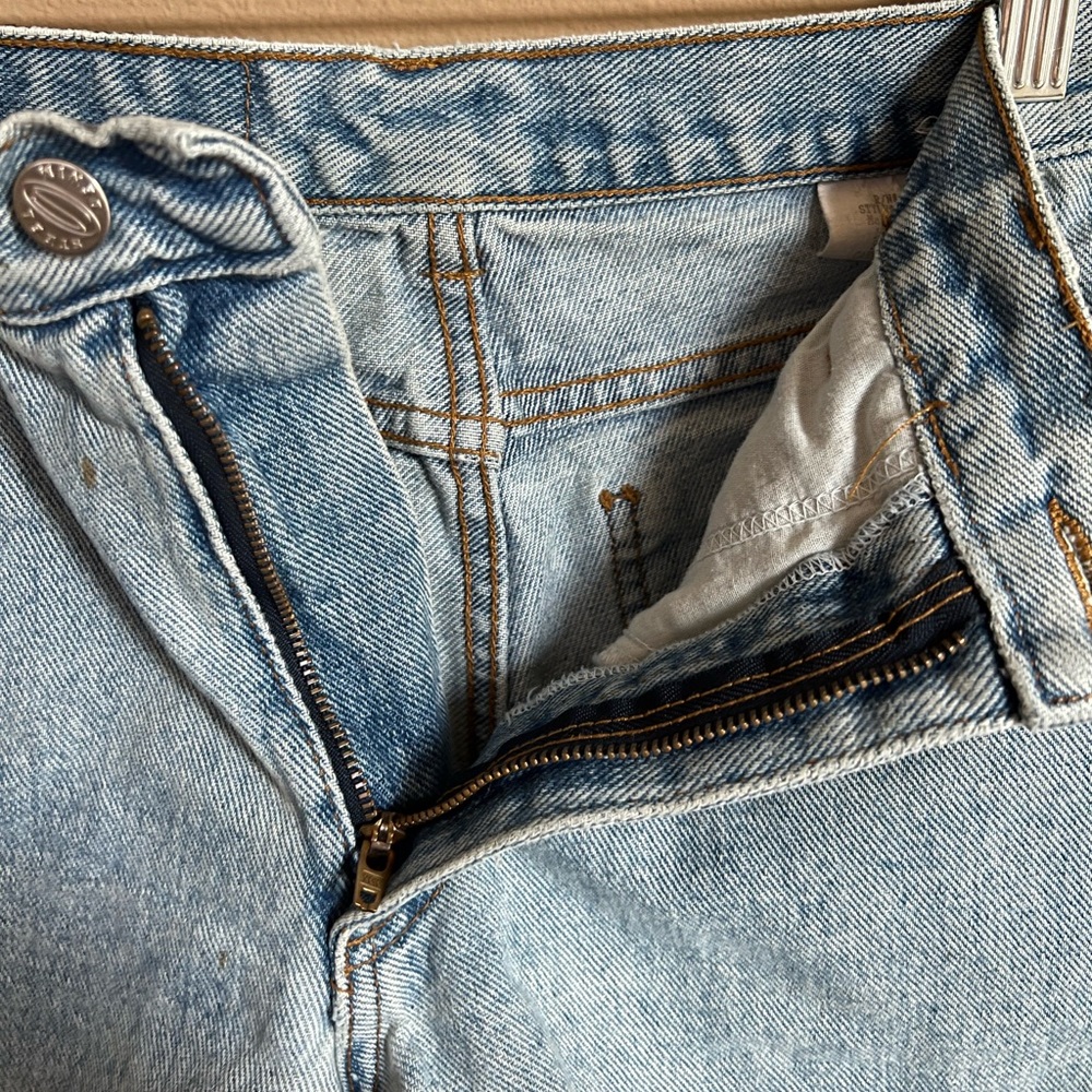 Shorts - Picture 3 of 6